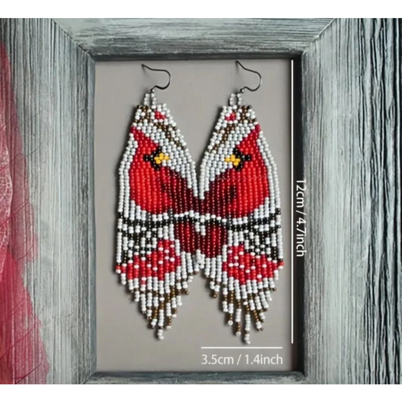 Handmade beaded Cardinal dangle Earrings One - Picture 2 of 3